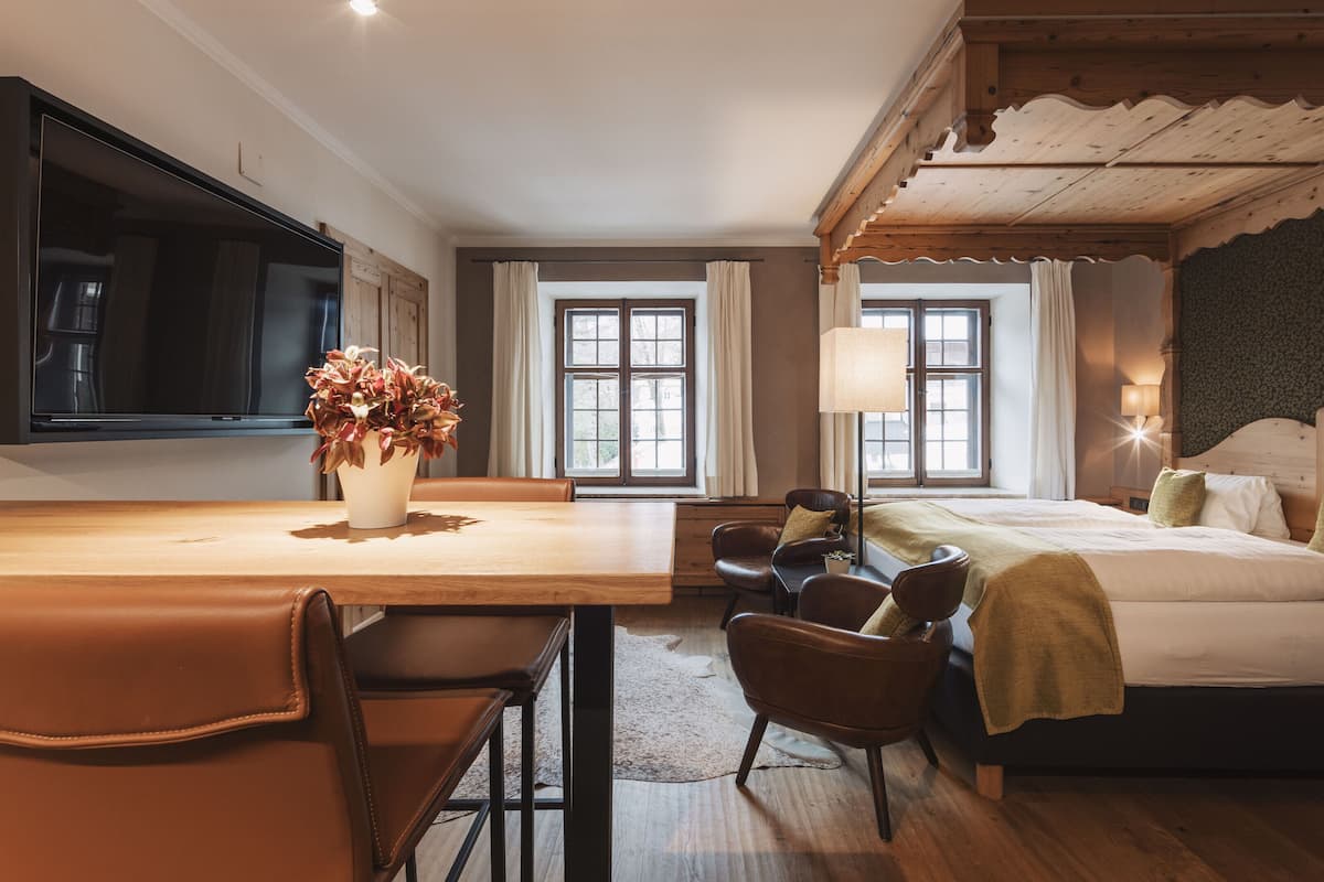 design studio | in-room dining