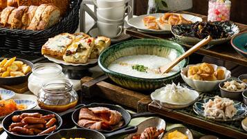Daily buffet breakfast (JPY 1980 per person)