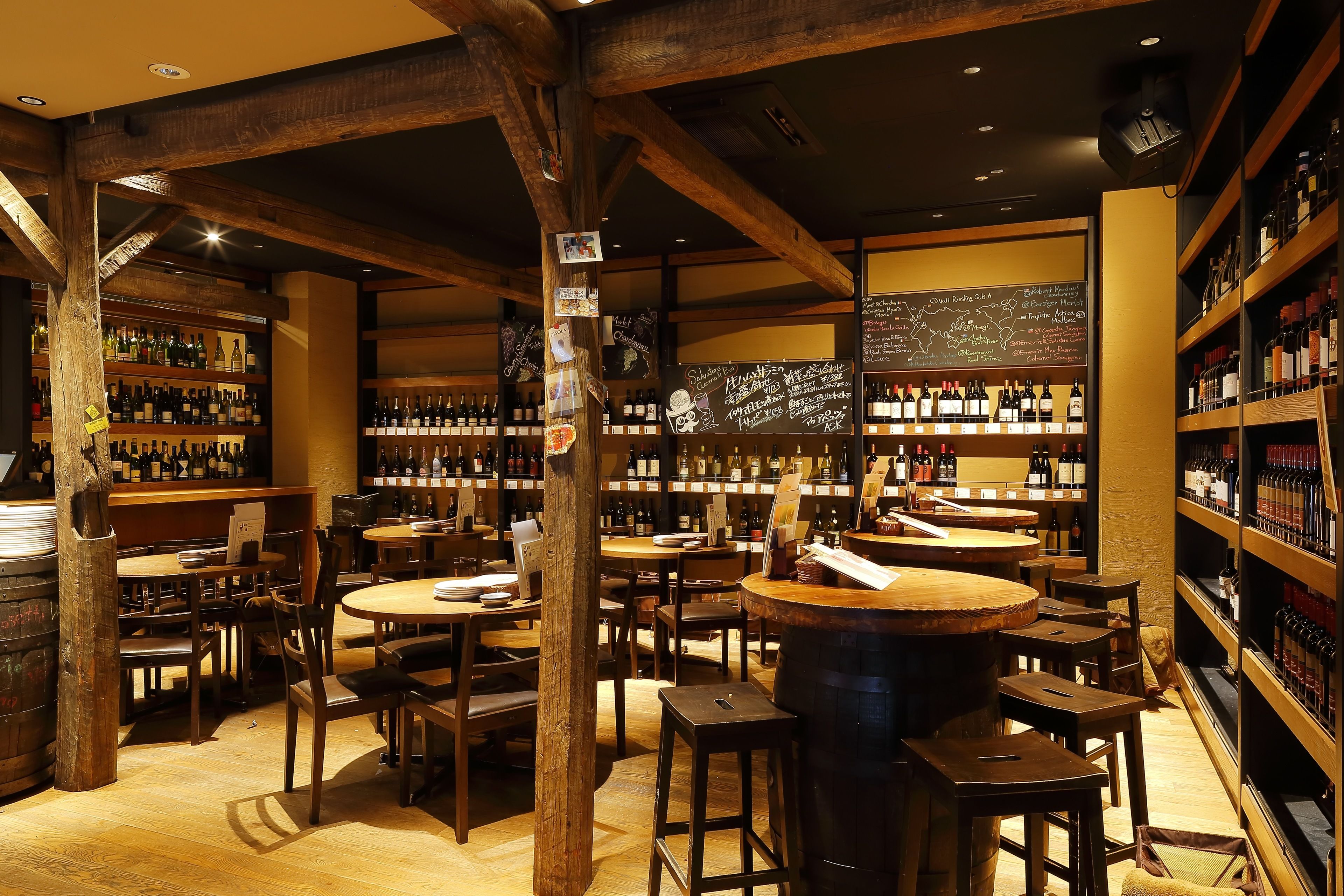 breakfast, lunch and dinner served