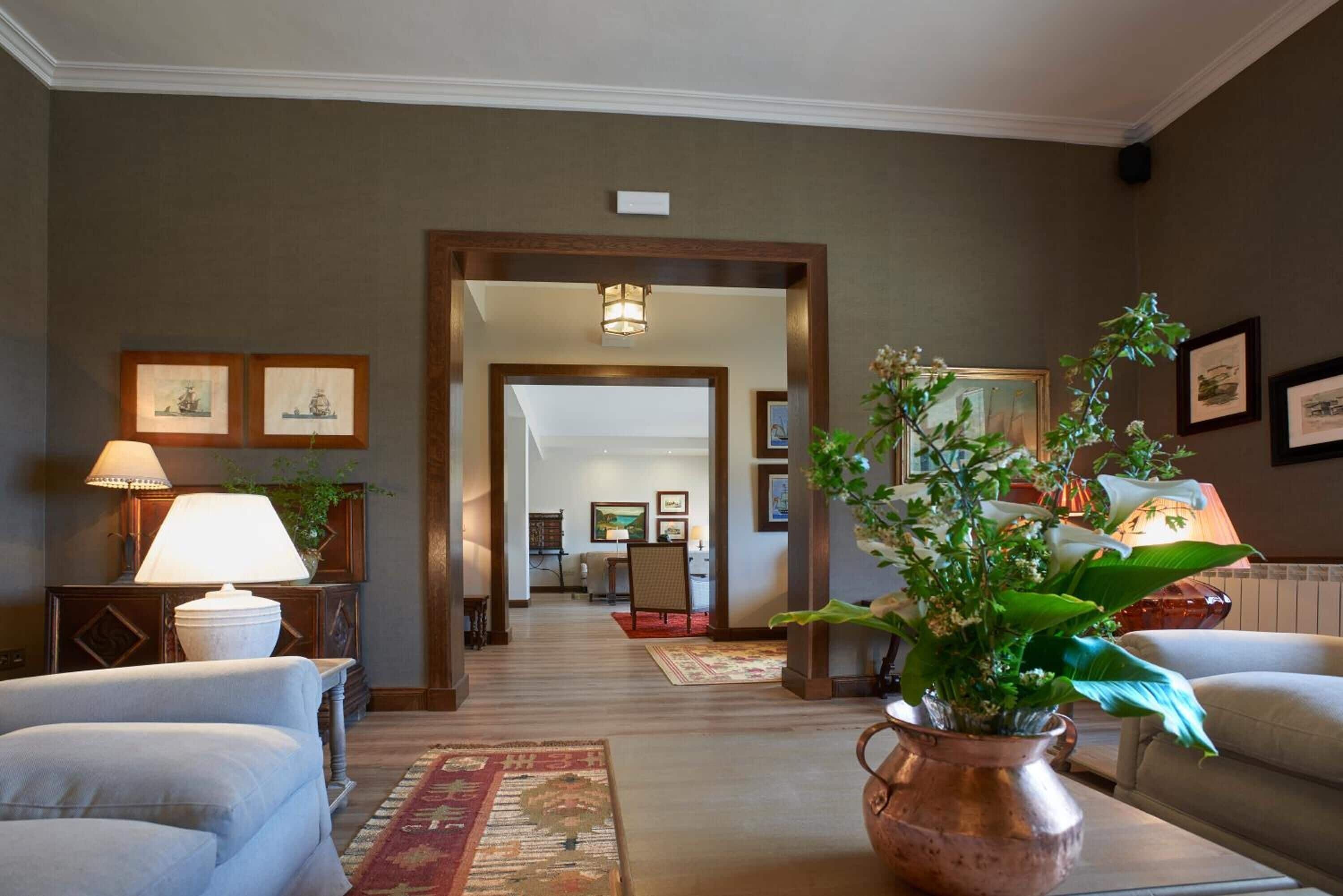 24-inch flat-screen tv with cable channels, tv