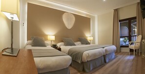 Triple Room | In-room safe, free WiFi, bed sheets