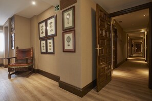 In-room safe, free WiFi, bed sheets