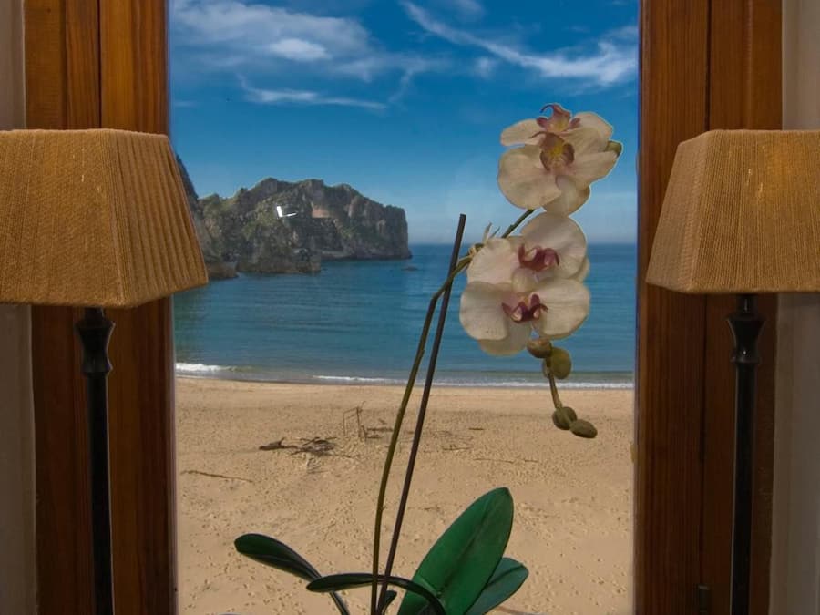 Vista para praia/oceano