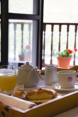 Daily buffet breakfast (EUR 14 per person)