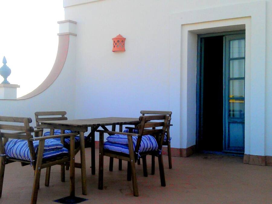Tempat makan luar