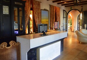 Check-in/check-out kiosk - Hacienda Montija (Huelva)