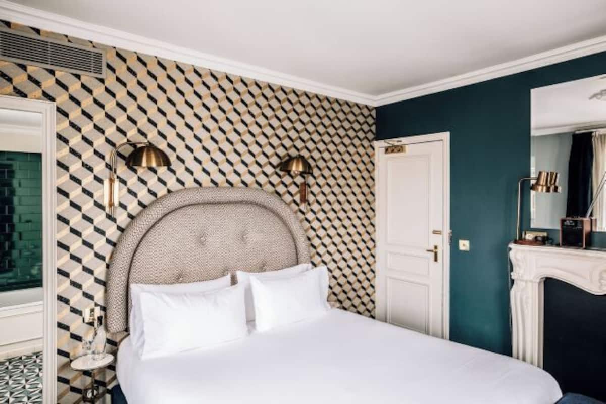 Ropa de cama de alta calidad, colchones con pillow-top y minibar