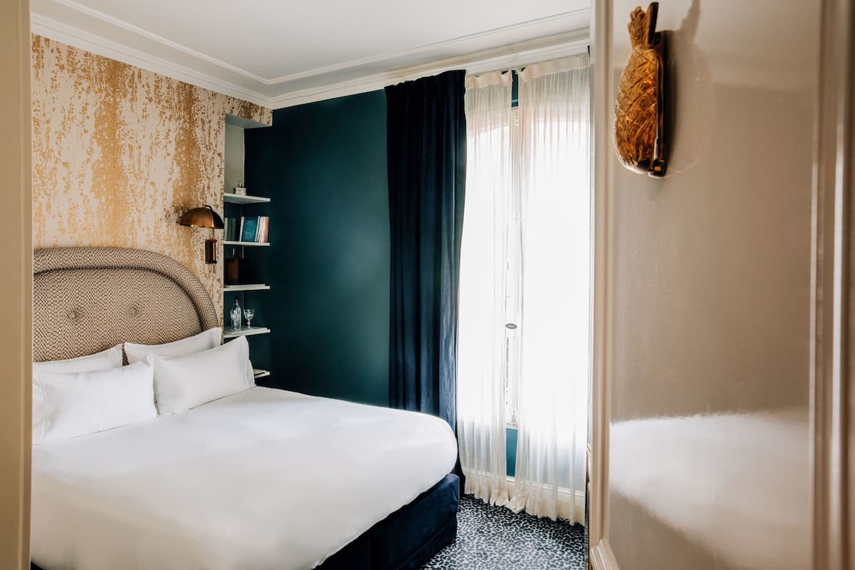 Literie de qualité supérieure, surmatelas, minibar