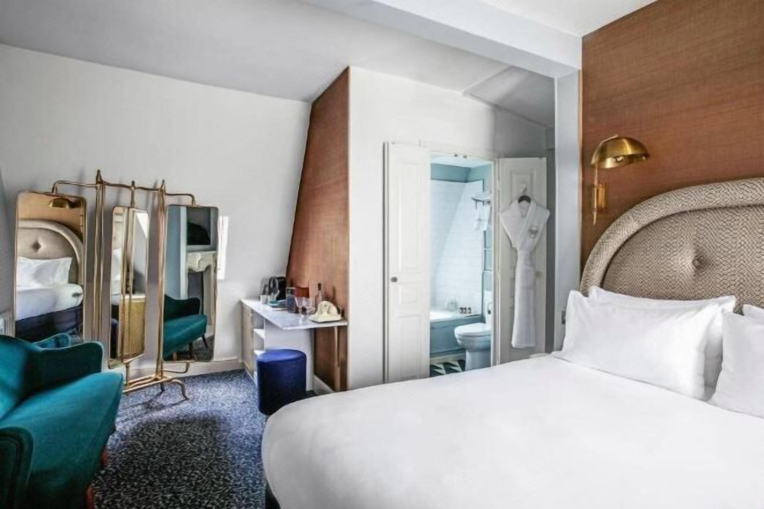 Premium-sengetøj, senge med topmadrasser, minibar, pengeskab på værelset