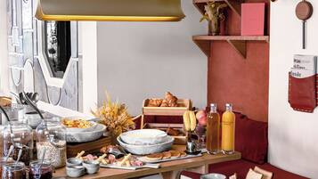 Desayuno buffet todos los días (con cargo)