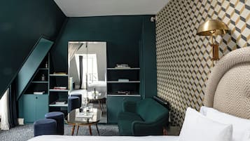 Ropa de cama de alta calidad, colchones con pillow-top y minibar