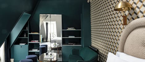 Chambre (Sous les Toits 1) | Literie de qualité supérieure, surmatelas, minibar