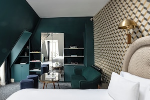 Room (Sous les Toits 1)