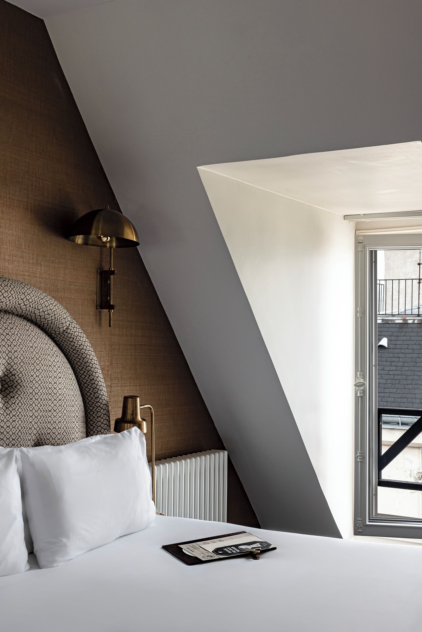 room (sous les toits 3) | premium bedding, pillow-top beds, minibar, in-room safe