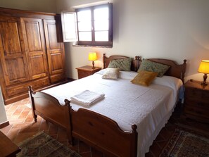 Frette Italian sheets, individually furnished, desk, iron/ironing board