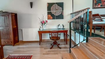 5 habitaciones, ropa de cama de alta calidad, cubrecamas y minibar