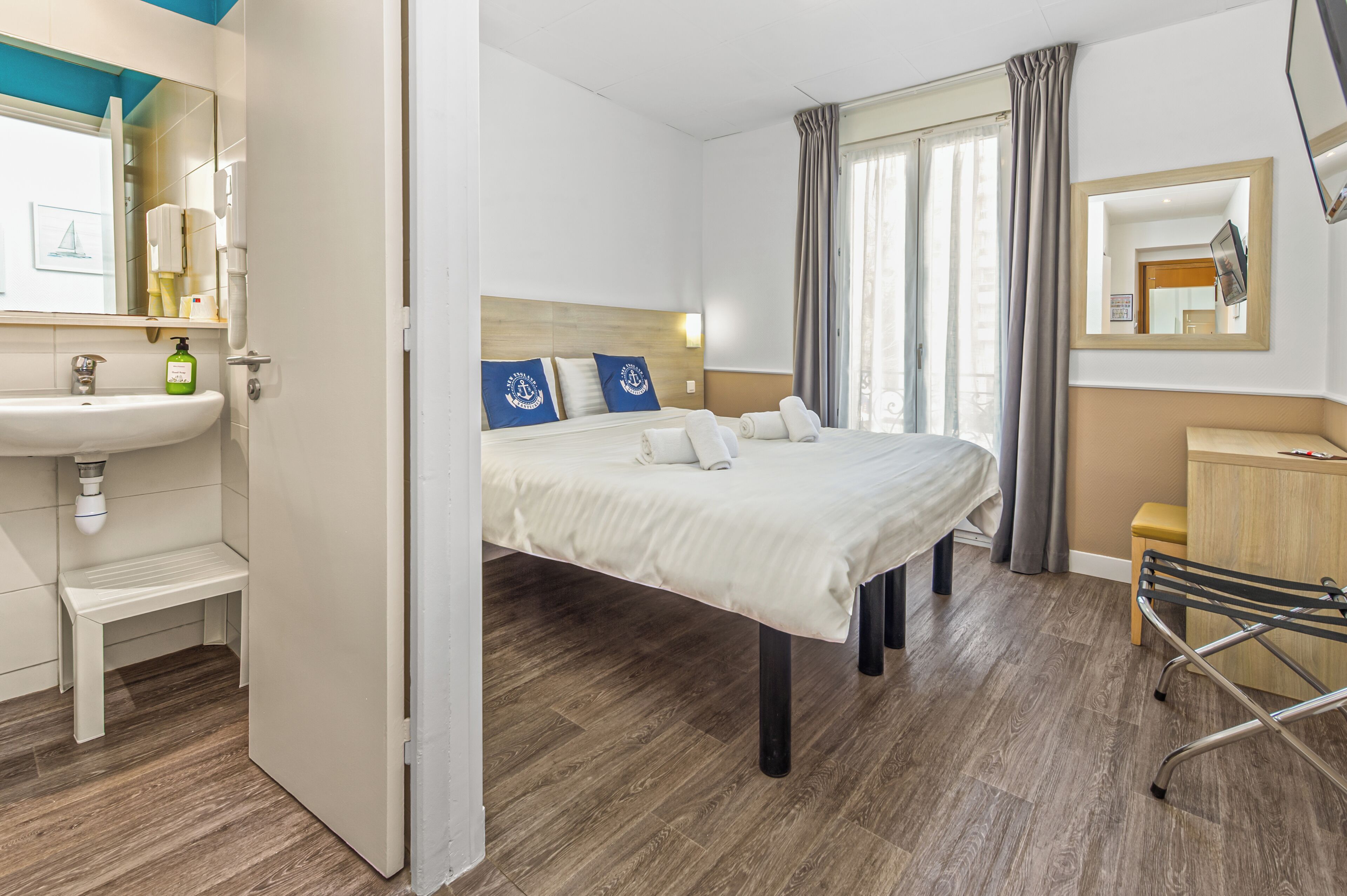 Photo - Hotel Parisien