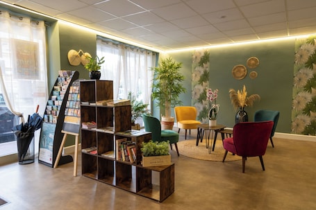 Recepción. Hotel Parisien