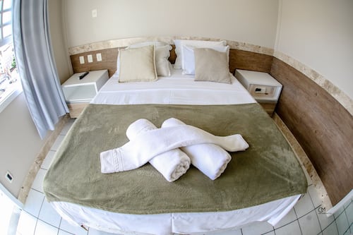 Chambre simple Standard | Lit avec matelas Select Comfort, minibar, coffre-fort