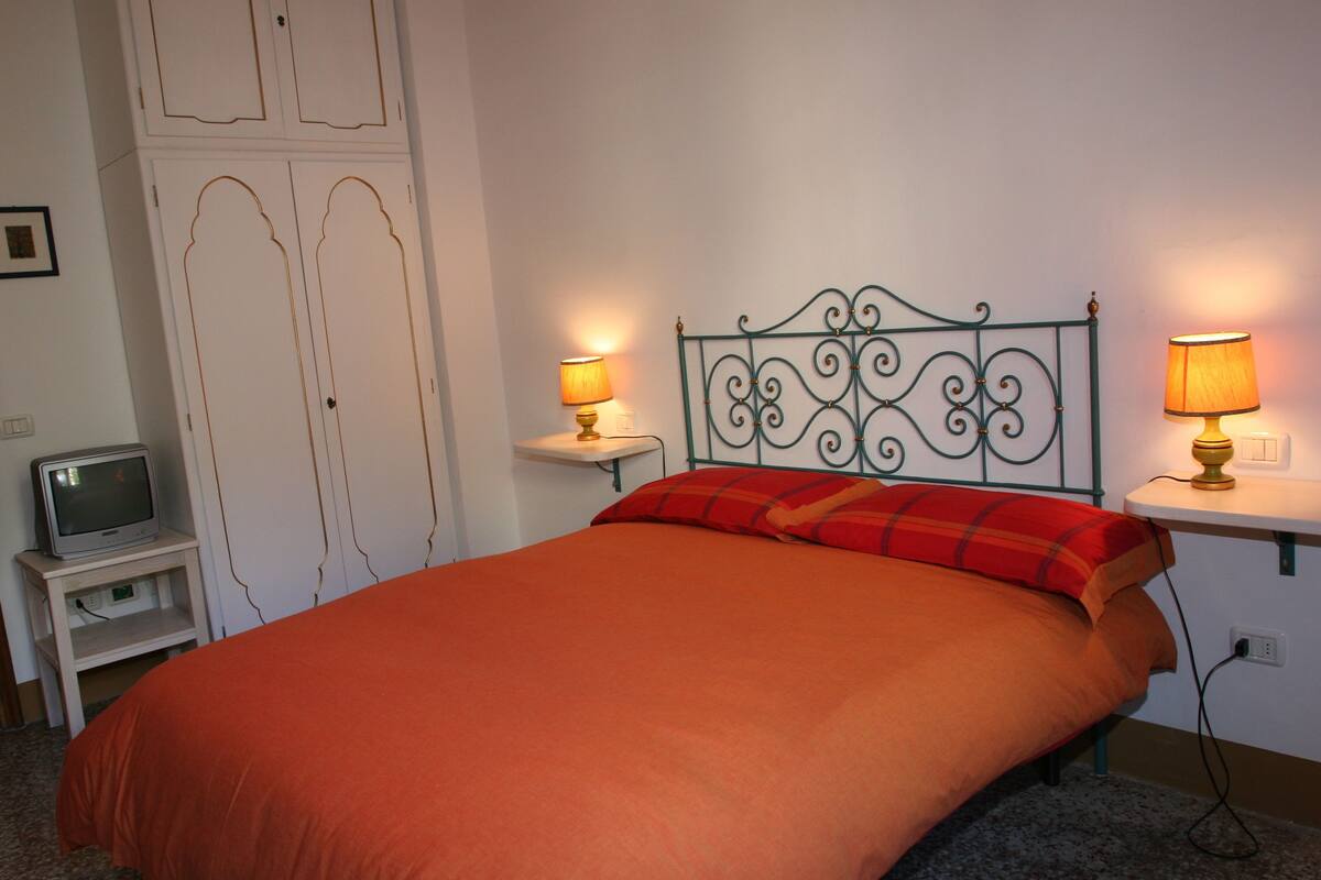 Camera Basic, 1 camera da letto, bagno in camera, vista giardino | 1 camera, copriletto in piuma, materassi Select Comfort