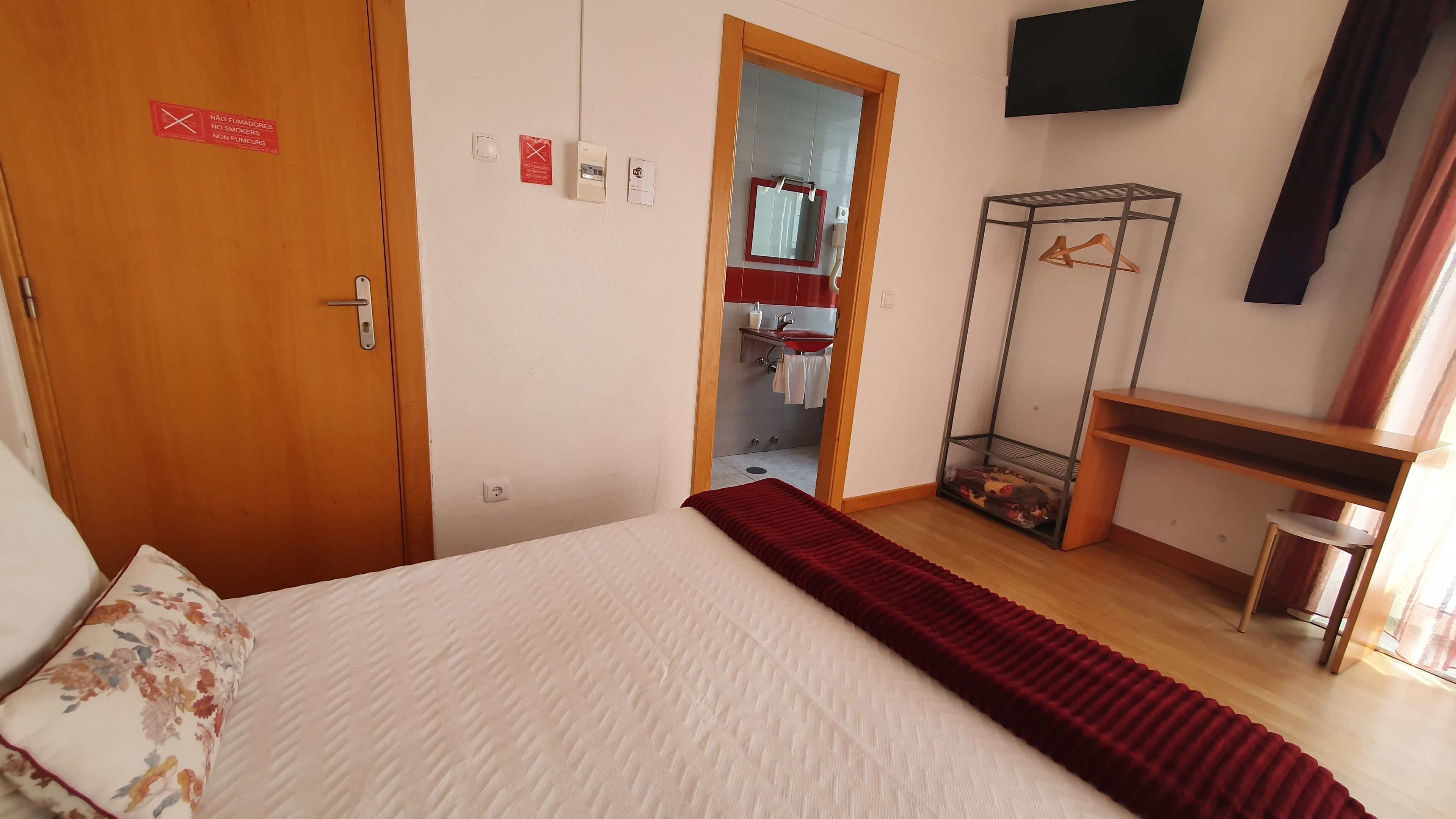 triple room, private bathroom