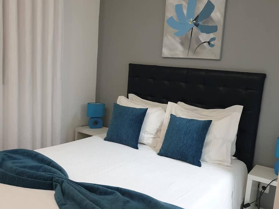 Quarto casal, banheiro privativo