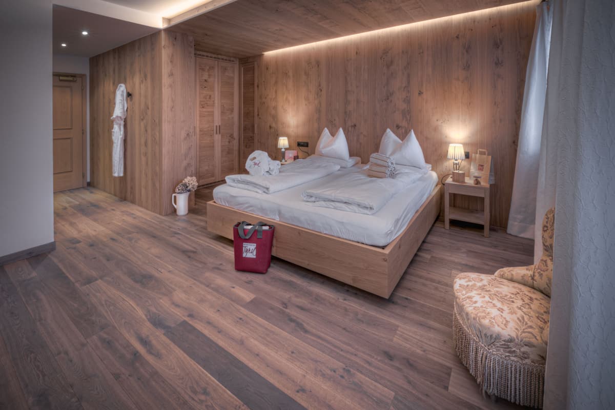 classic double or twin room | down duvets, minibar, in-room safe, individually decorated