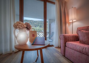 Comfort Double or Twin Room | Down comforters, minibar, in-room safe, individually decorated - Il Tyrol (San Candido)