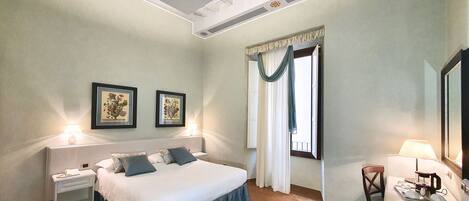 四人房 | 迷你吧、房內夾萬、書桌、免費嬰兒床