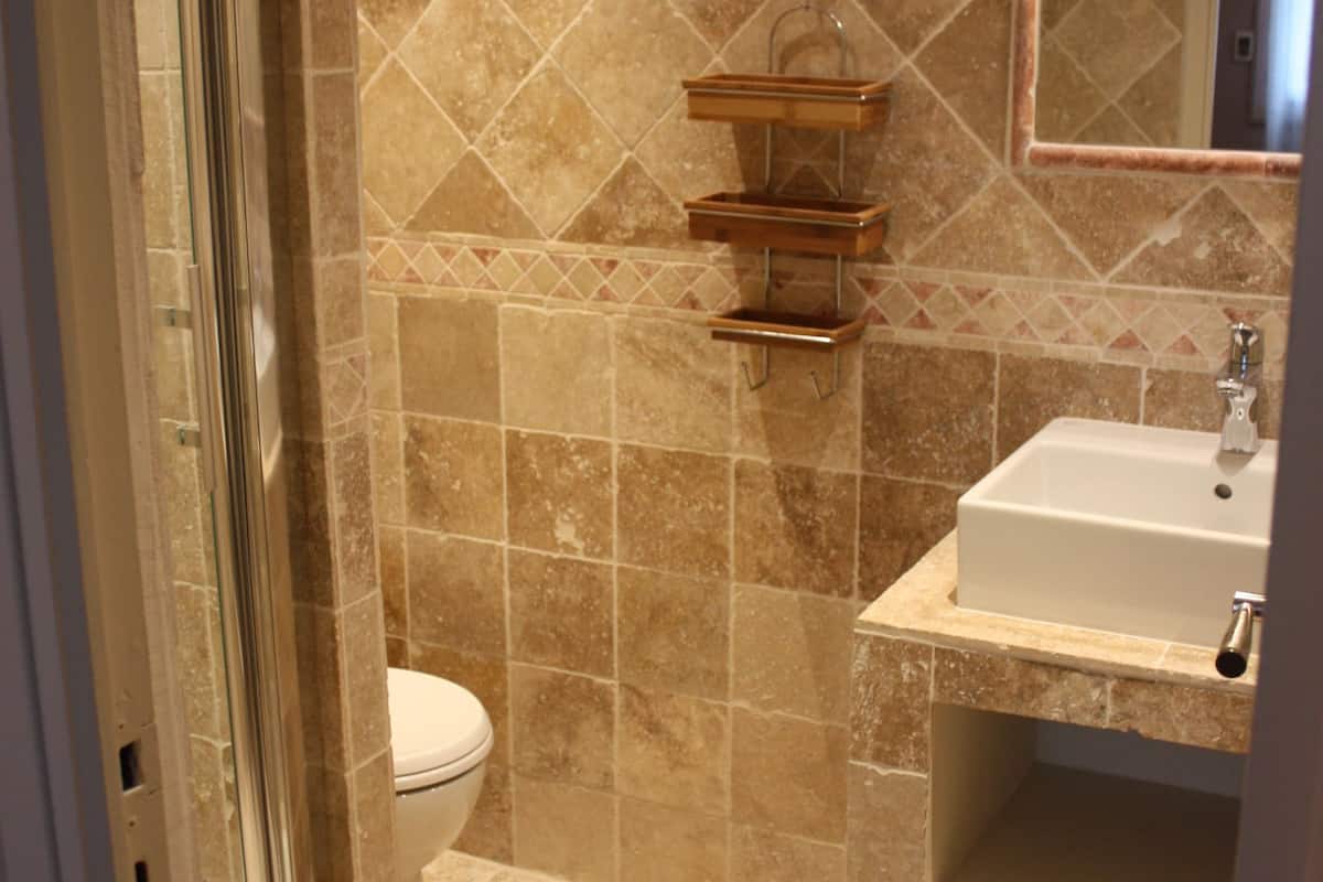 superior double room, 1 double bed | bathroom | free toiletries, hair dryer, towels