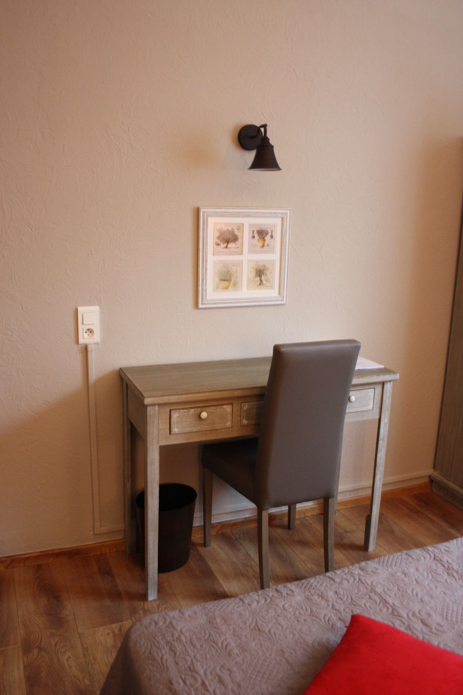 superior double room, 1 double bed | desk, soundproofing, iron/ironing board, free cots/infant beds