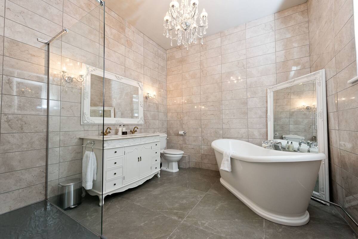 double room (four poster - wordsworth room) | egyptian cotton sheets, premium bedding, soundproofing, wifi