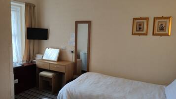 Triple Room, Ensuite ((Double Bed & Single Bed)) | 1 bedroom