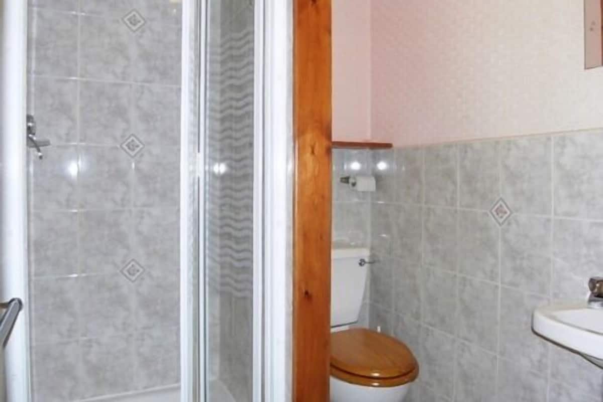 Triple Room, Ensuite ((Double Bed & Single Bed)) | Bathroom