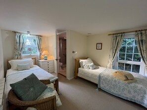 Habitación con 2 camas individuales, accesible para personas con discapacidad (Pine Trees)