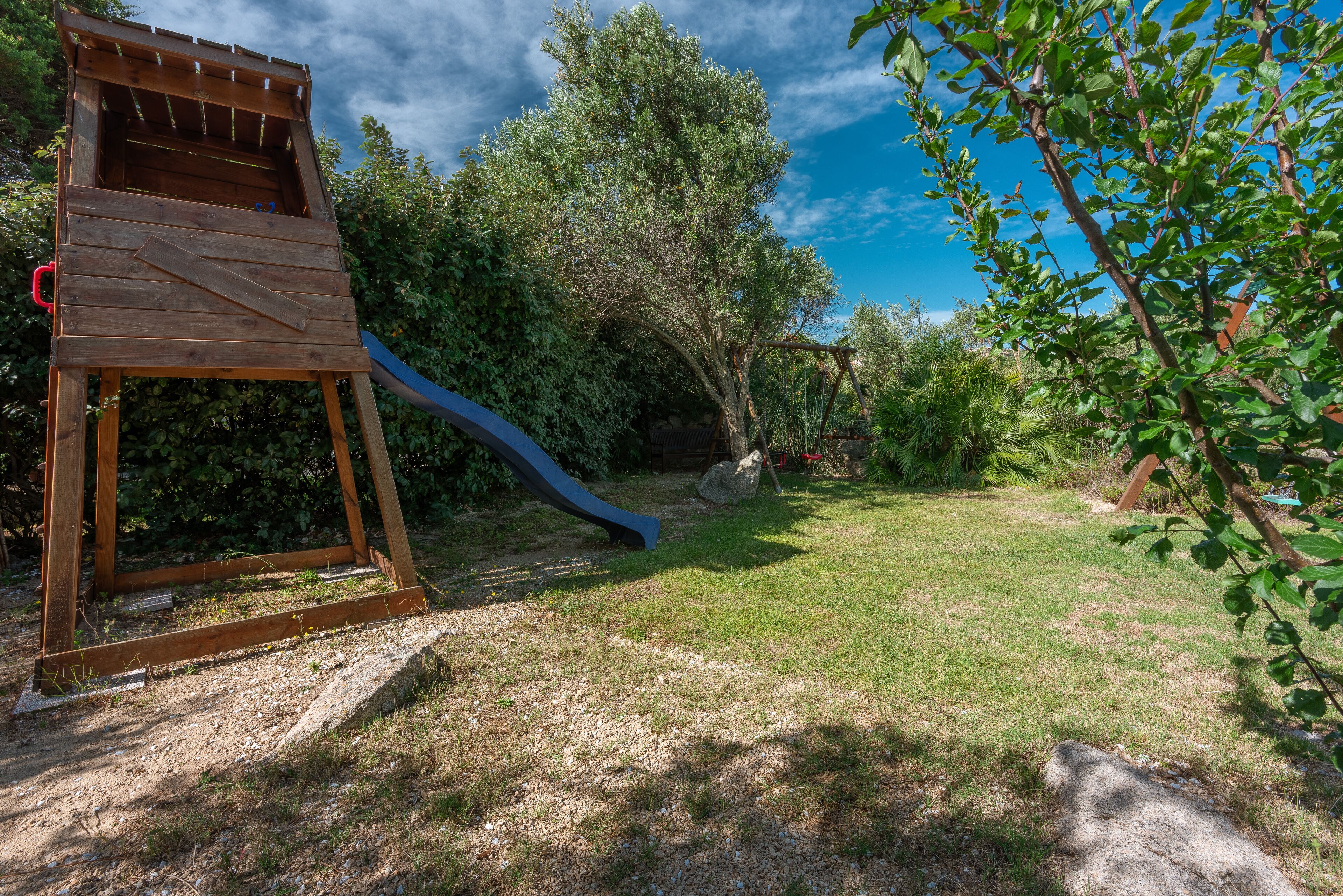 Children’s play area – outdoor