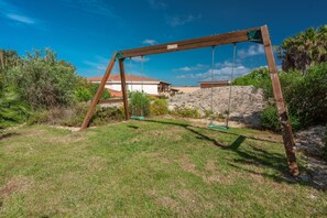 Área de juegos infantiles al aire libre