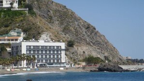 Unclassified image, 4 of 34, button - ON Hotels Aleta Room (Almunecar)