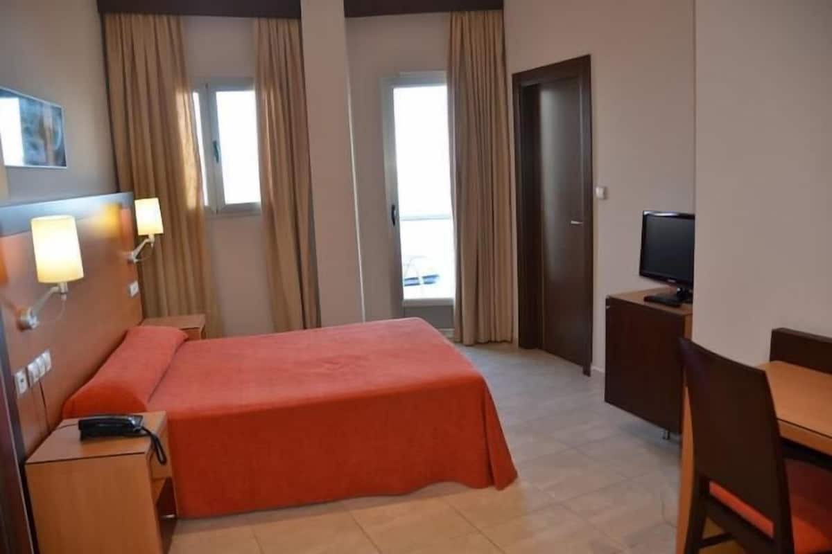 Minibar, in-room safe, desk, blackout drapes