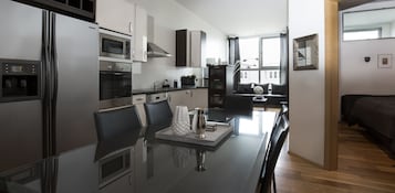 Standard Apartment, 2 Bedrooms | Hypo-allergenic bedding, individually decorated, individually furnished