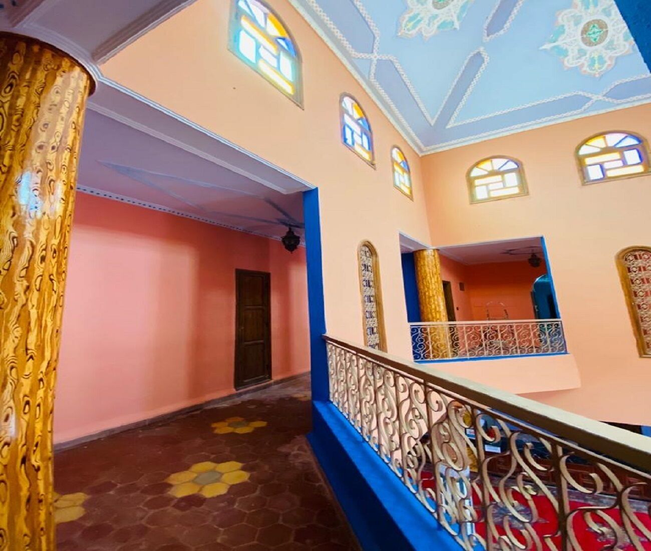 المنشأة من الخارج
