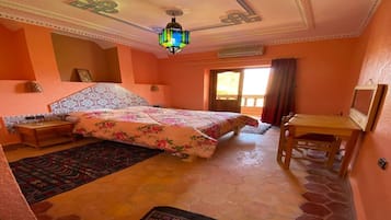 Literie de qualité supérieure, coffres-forts dans les chambres, bureau