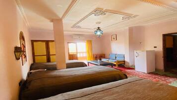 Literie de qualité supérieure, coffres-forts dans les chambres, bureau