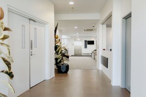 Lobby - Punthill Essendon (Essendon)