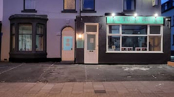 Mặt tiền nơi lưu trú