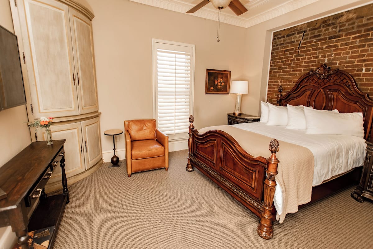 1 bedroom, Frette Italian sheets, pillow-top beds, in-room safe