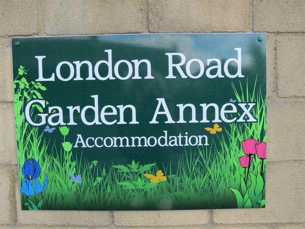 Panneau indiquant l’emplacement de l’annexe d’hébergement de London Road Garden.