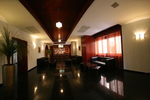 Bar lounge