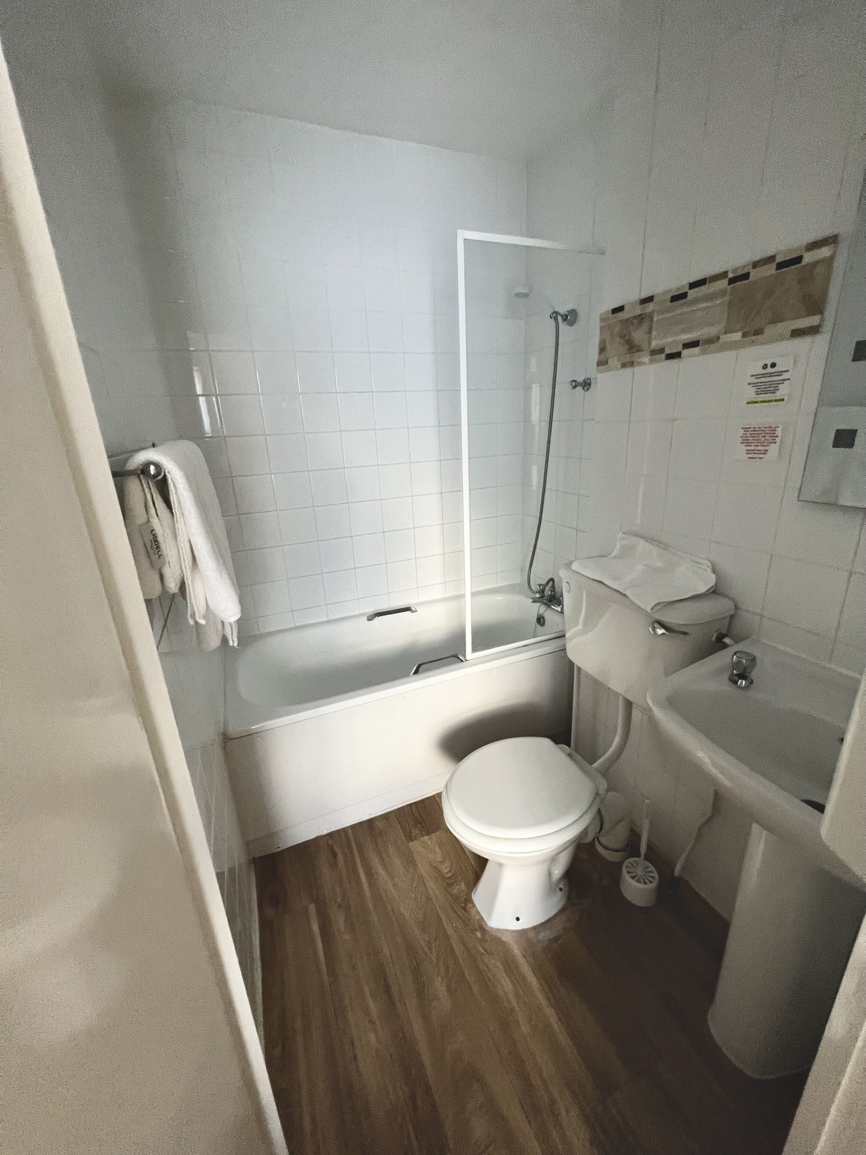 single room | bathroom | free toiletries, hair dryer, towels