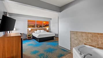 Deluxe Studio Suite, 1 King Bed, Non Smoking | Jetted tub